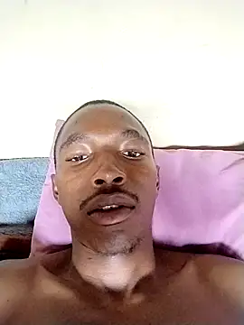 Snapshot of alphamale25 chatting on 22, 4, 2026 alphamale25 online show from 22, 4, 2026