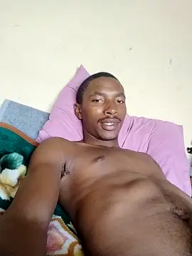 Snapshot of alphamale25 chatting on 29, 4, 2026 alphamale25 online show from 29, 4, 2026