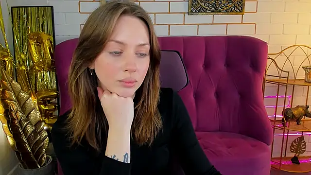 MeganClapp online show from 14, 4, 2026