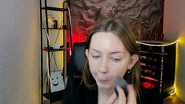 MeganClapp online show from 18, 4, 2026