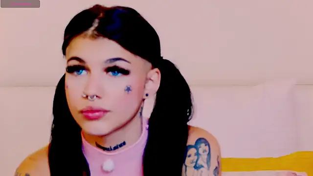 Snapshot of YasminnStorm chatting on 6, 7, 2026 YasminnStorm online show from 6, 7, 2026