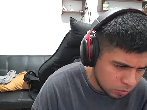 Snapshot of axellrz_ chatting on 3, 4, 2026 axellrz online show from 3, 4, 2026