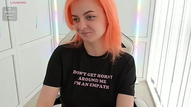 NightLeaf online show from 11, 4, 2026