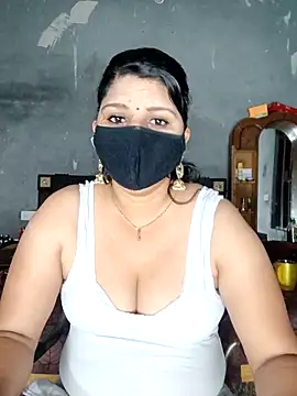 Snapshot of Riyashrma001 chatting on 11, 4, 2026 Riyashrma001 online show from 11, 4, 2026