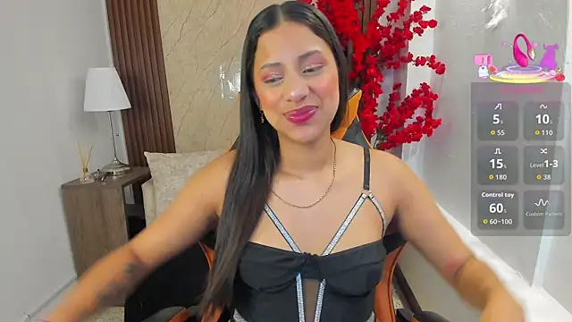 Snapshot of Atiena_ chatting on 8, 7, 2026 Atiena online show from 8, 7, 2026