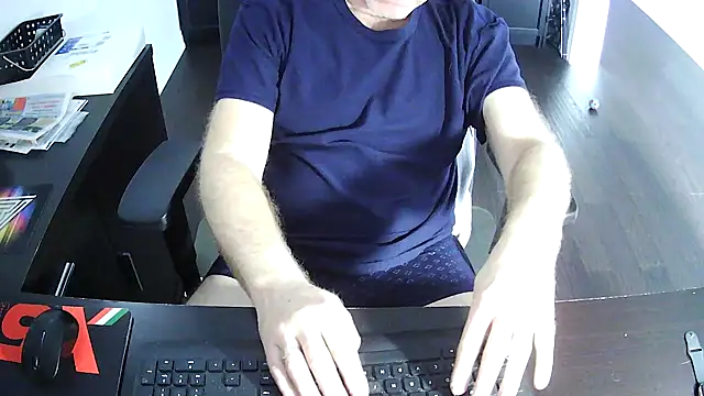 Snapshot of Shalun2000 chatting on 20, 4, 2026 Shalun2000 online show from 20, 4, 2026