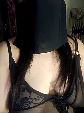 Snapshot of Amira_Egypt chatting on 3, 4, 2026 Amira Egypt online show from 3, 4, 2026