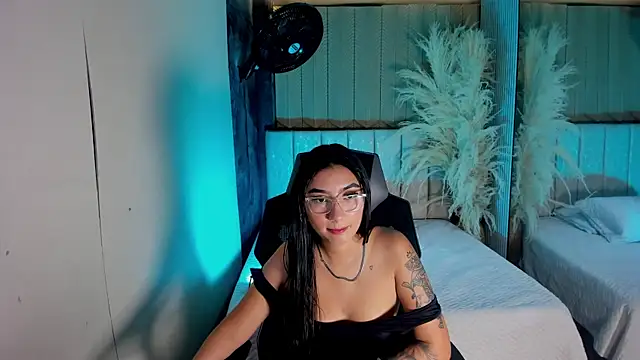Snapshot of KendallMeyers chatting on 19, 4, 2026 KendallMeyers online show from 19, 4, 2026