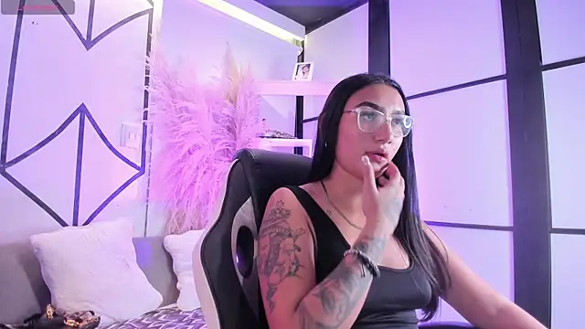 Snapshot of KendallMeyers chatting on 12, 4, 2026 KendallMeyers online show from 12, 4, 2026