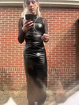 Snapshot of michelle310 chatting on 12, 4, 2026 michelle310 online show from 12, 4, 2026