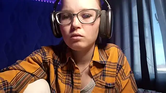 Sheriscute online show from 7, 4, 2026