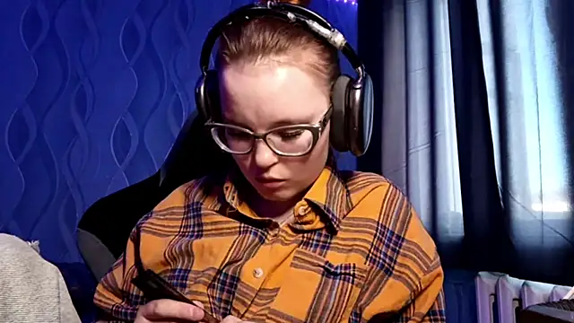 Sheriscute online show from 12, 4, 2026