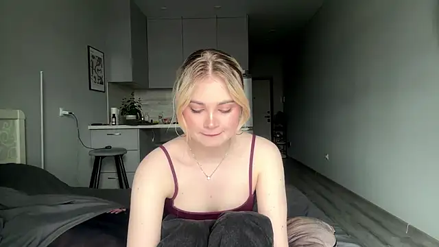 Snapshot of kirtova_ chatting on 28, 4, 2026 kirtova online show from 28, 4, 2026