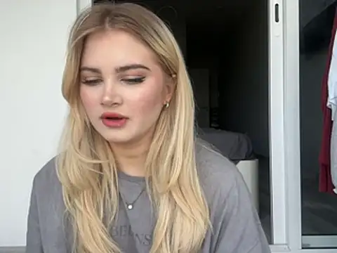 Snapshot of kirtova_ chatting on 1, 6, 2026 kirtova online show from 1, 6, 2026