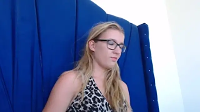 Yennyloves online show from 3, 4, 2026