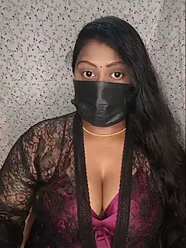 Snapshot of Romantic_Woman chatting on 6, 6, 2026 Romantic Woman online show from 6, 6, 2026