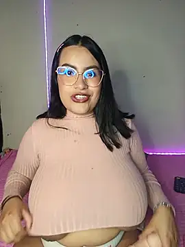 Snapshot of SerenaDupont_ chatting on 3, 7, 2026 SerenaDupont online show from 3, 7, 2026