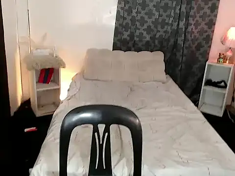 Snapshot of xCandy_Hotgirlx chatting on 7, 5, 2026 xCandy Hotgirlx online show from 7, 5, 2026