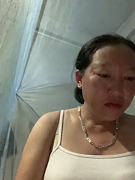 Snapshot of candy-beo chatting on 17, 5, 2026 candy-beo online show from 17, 5, 2026