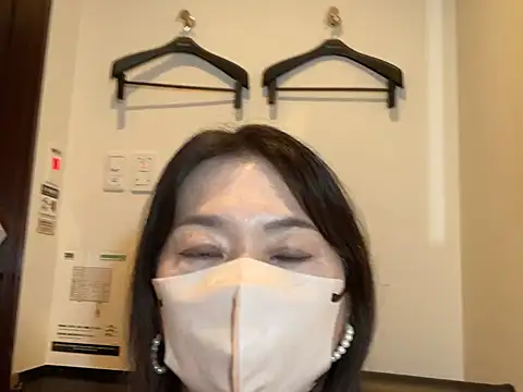 Snapshot of lemonade_madame chatting on 27, 6, 2026 lemonade madame online show from 27, 6, 2026