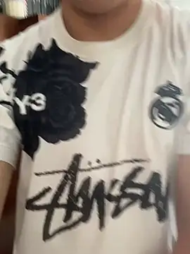 Snapshot of YorSexboy777 chatting on 4, 4, 2026 YorSexboy777 online show from 4, 4, 2026