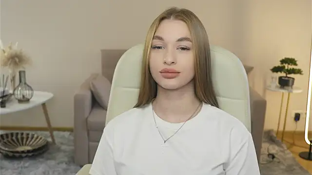 Snapshot of SangVivolo chatting on 7, 4, 2026 SangVivolo online show from 7, 4, 2026