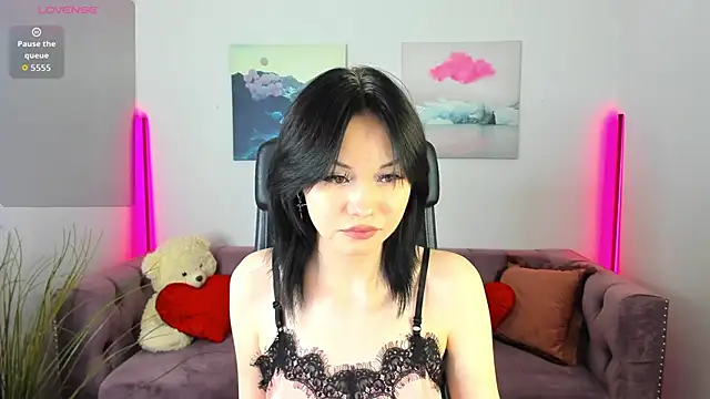 LilySparkls online show from 28, 5, 2026
