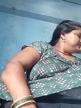 Snapshot of Desi_hot_bhabhi01 chatting on 6, 5, 2026 Desi hot bhabhi01 online show from 6, 5, 2026
