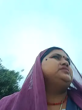 Snapshot of Desi_hot_bhabhi01 chatting on 31, 5, 2026 Desi hot bhabhi01 online show from 31, 5, 2026
