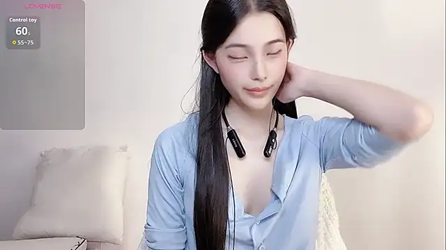 yueyuezii online show from 14, 7, 2026