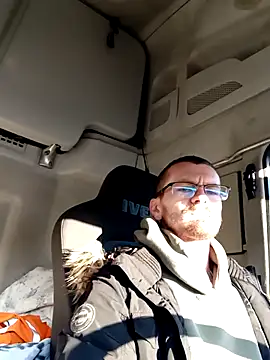 jozsi1995 online show from 7, 4, 2026