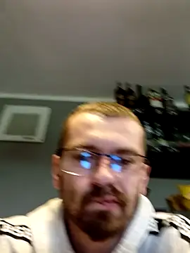 jozsi1995 online show from 4, 4, 2026