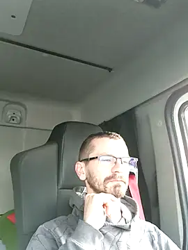 jozsi1995 online show from 10, 4, 2026