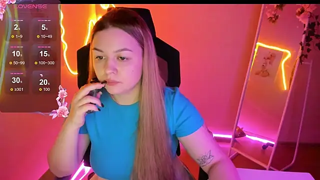 AmeliePeach online show from 8, 4, 2026