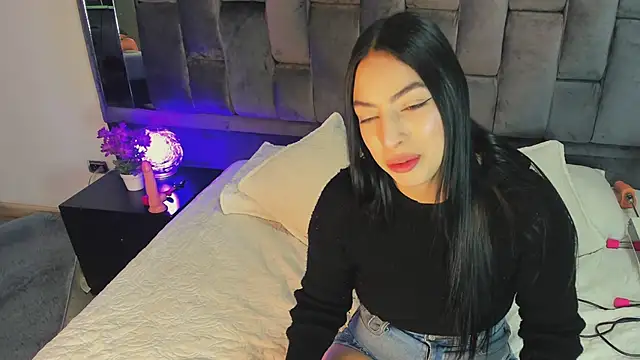 Ashly bloom  online show from 24, 5, 2026