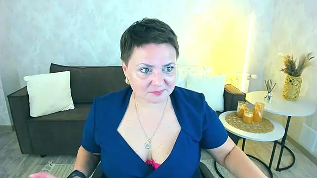 AnnaCorlane online show from 10, 5, 2026