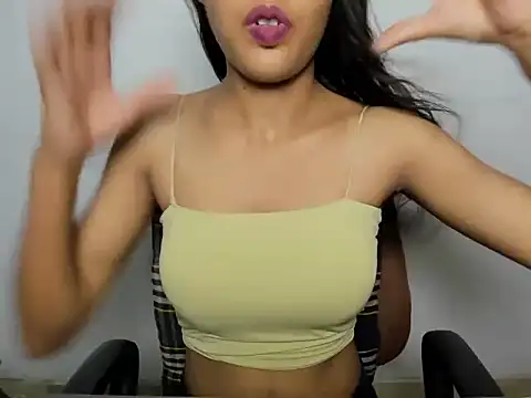 Snapshot of Shanaya_xo chatting on 19, 6, 2026 Shanaya xo online show from 19, 6, 2026