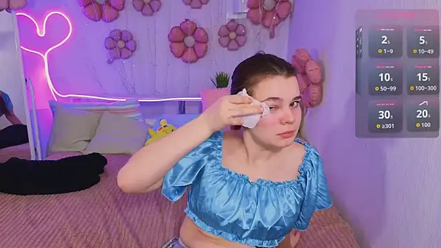 Snapshot of Kacey_Love chatting on 18, 4, 2026 Kacey Love online show from 18, 4, 2026