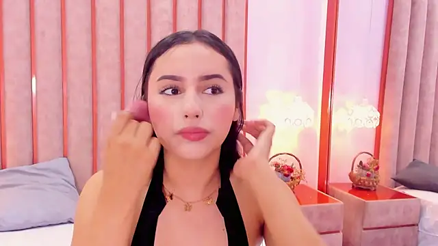 Snapshot of Zoe_Monrow chatting on 3, 6, 2026 Zoe Monrow online show from 3, 6, 2026