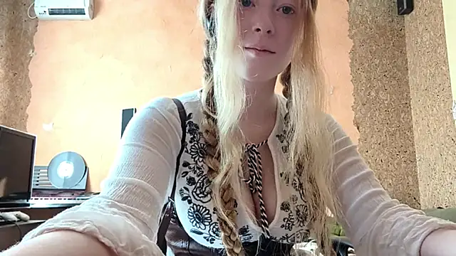 KateVibe 01 online show from 7, 4, 2026