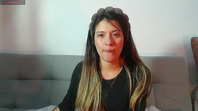 hannajonnes1 online show from 17, 6, 2026