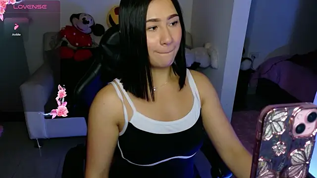 EvelynLeen  online show from 1, 5, 2026