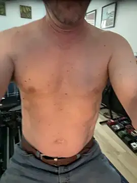 GeetarLuvver online show from 5, 4, 2026