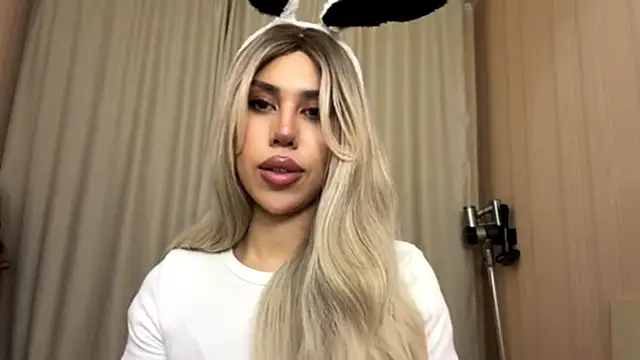 Elizamyr online show from 5, 4, 2026