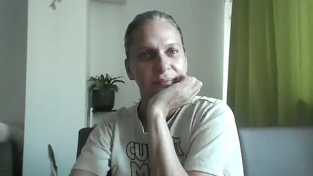 Snapshot of SweetLilTrouble chatting on 15, 6, 2026 SweetLilTrouble online show from 15, 6, 2026