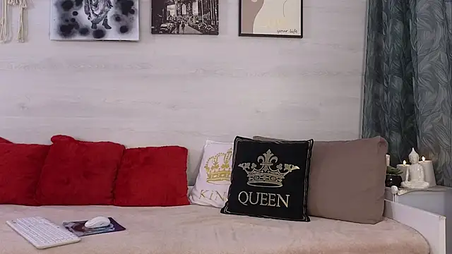 Snapshot of SweetLilTrouble chatting on 23, 4, 2026 SweetLilTrouble online show from 23, 4, 2026
