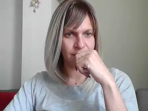 Snapshot of SweetLilTrouble chatting on 28, 4, 2026 SweetLilTrouble online show from 28, 4, 2026