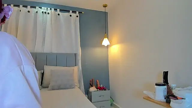 Snapshot of sweetkimmie_ chatting on 15, 4, 2026 sweetkimmie online show from 15, 4, 2026