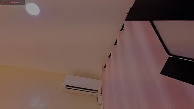 Snapshot of sweetkimmie_ chatting on 30, 4, 2026 sweetkimmie online show from 30, 4, 2026