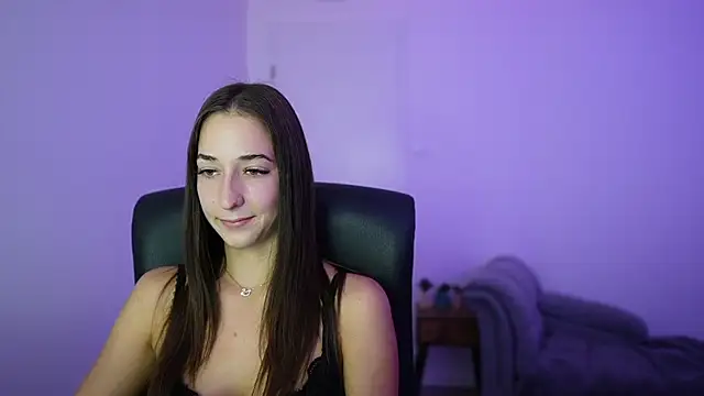 Crystalbrunette18 online show from 10, 7, 2026